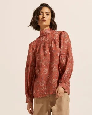 New zoe kratzmann Pace Top-Rust Paisley